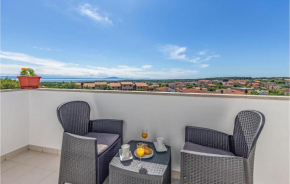 Nice apartment in Liznjan with 2 Bedrooms
